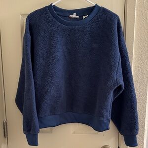 Fuzzy navy blue Levi’s crew neck